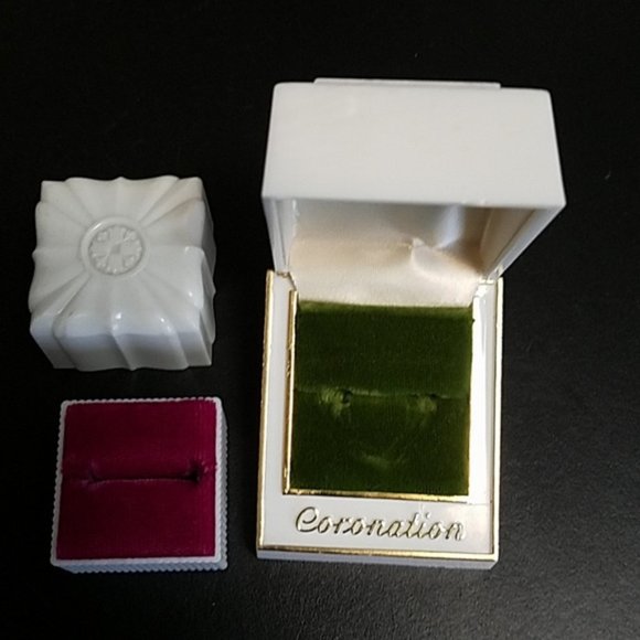 Pair of Vintage Celluloid Ring Boxes - Picture 4 of 5